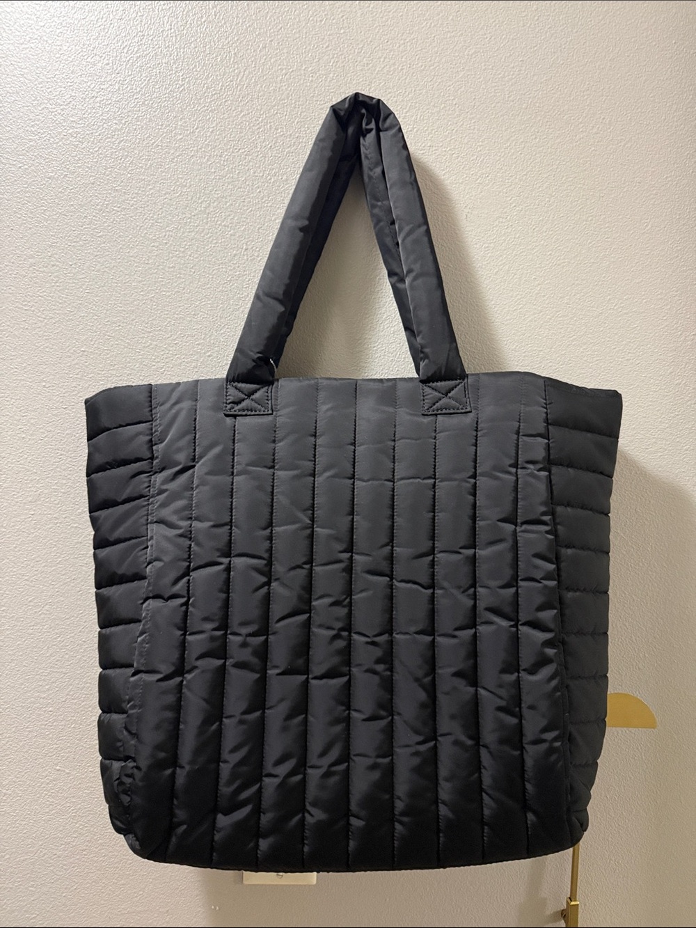GAP Quilted Puffer Tote - Black - Picture 2 of 10